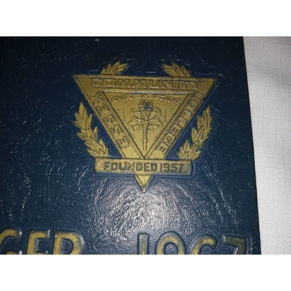 Vintage 1967 Essex Community College Challenger Yearbook Volume 3